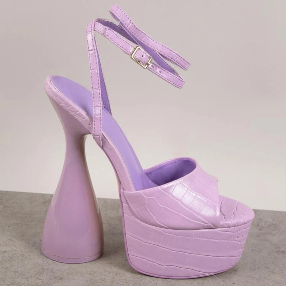 Brand New!! NEVER WORN!! Lilac purple heels!
